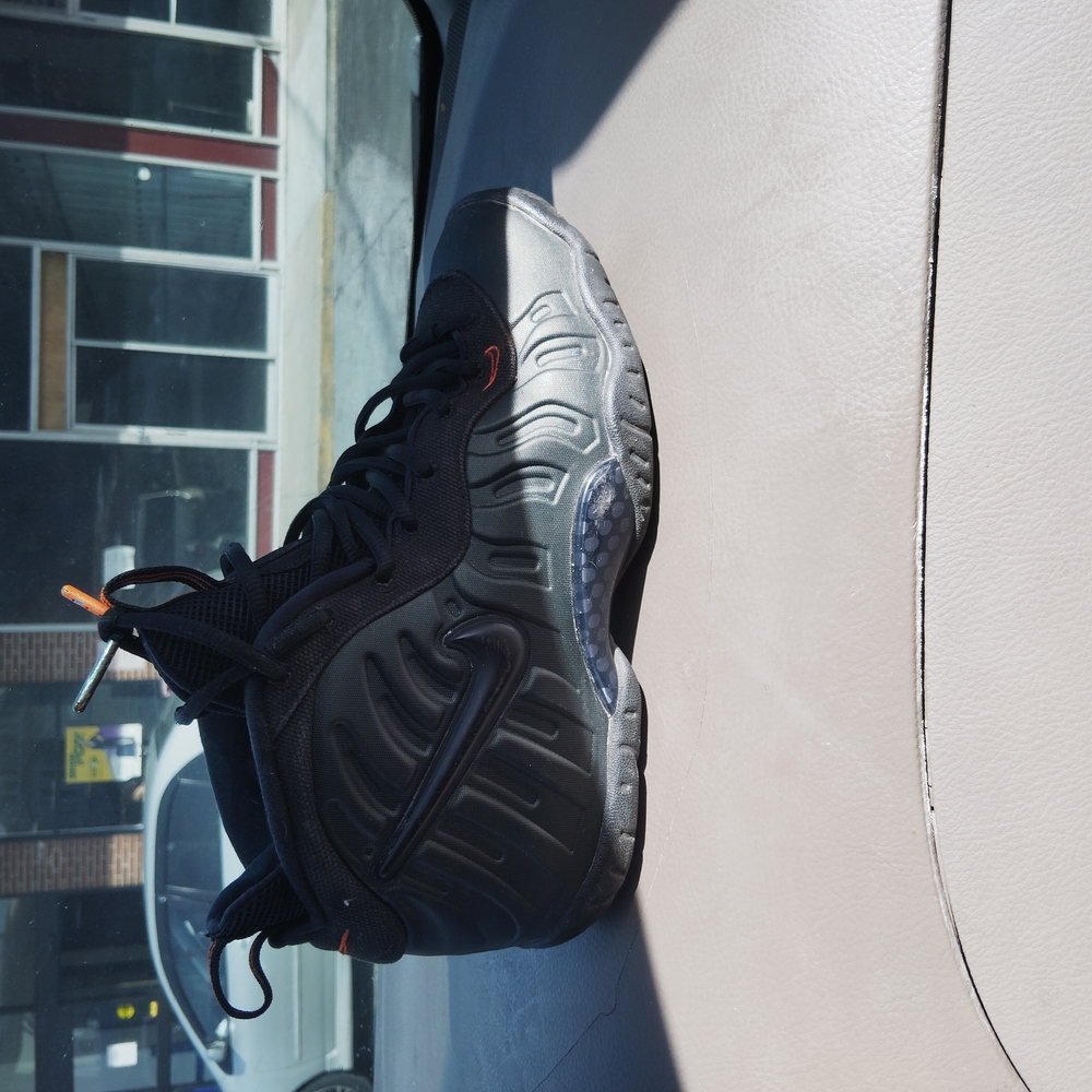 Nike Woman's Black Sneakers